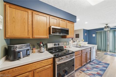 8294 Turquoise Avenue NE Canton OH 44721