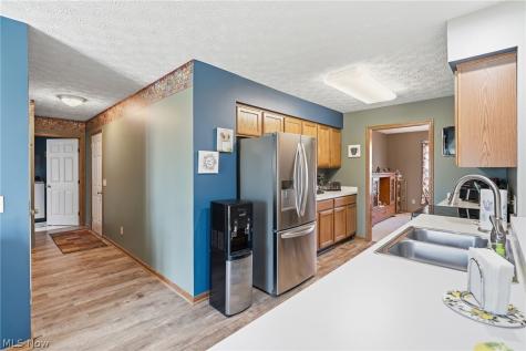 8294 Turquoise Avenue NE Canton OH 44721