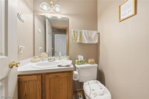 8294 Turquoise Avenue NE Canton OH 44721