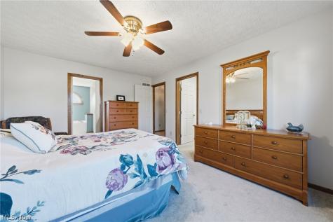 8294 Turquoise Avenue NE Canton OH 44721