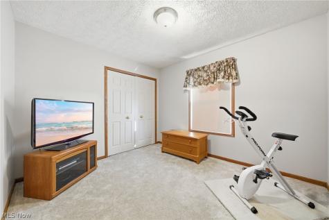 8294 Turquoise Avenue NE Canton OH 44721