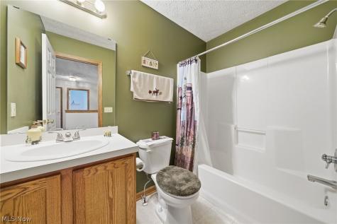 8294 Turquoise Avenue NE Canton OH 44721