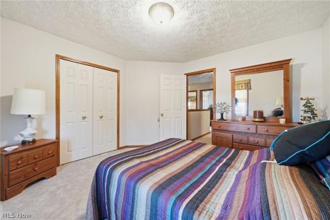 8294 Turquoise Avenue NE Canton OH 44721