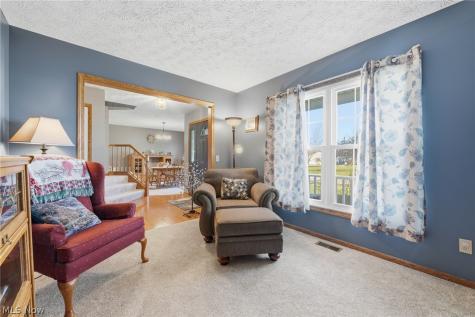 8294 Turquoise Avenue NE Canton OH 44721