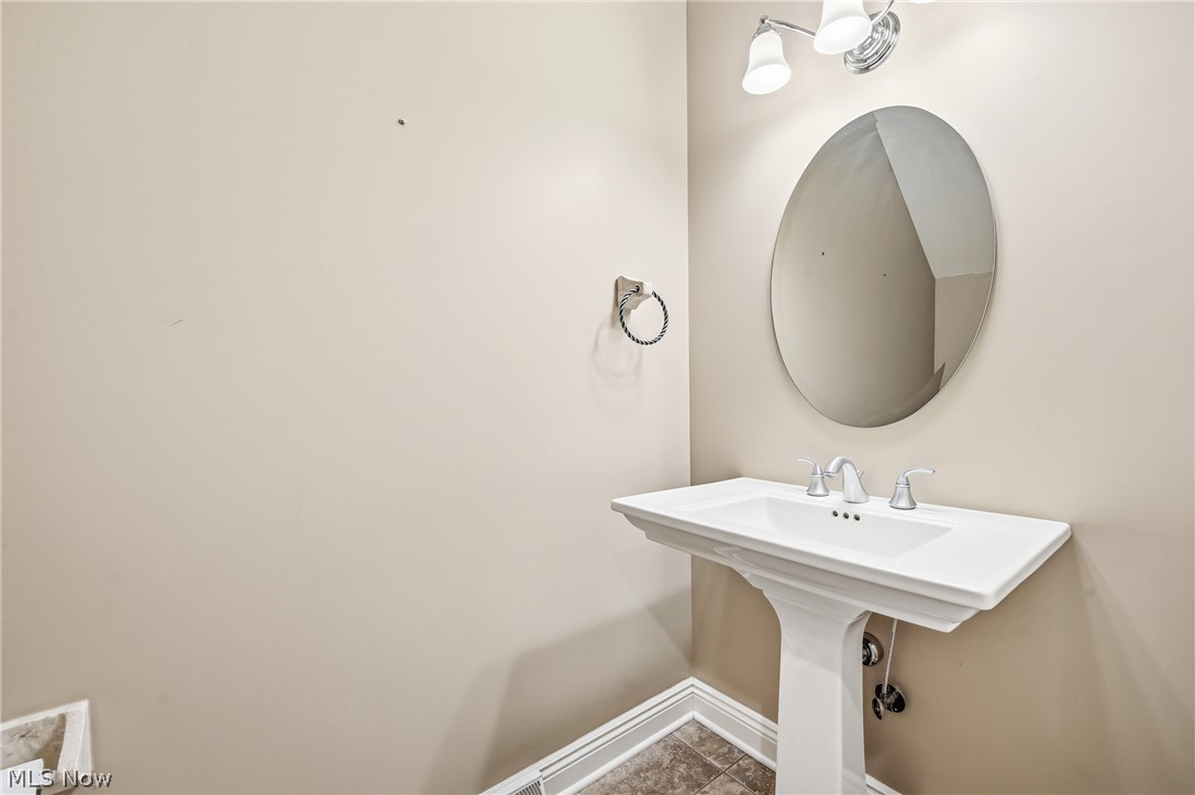 2520 Eastpoint Heights Drive SE Howland OH 44484