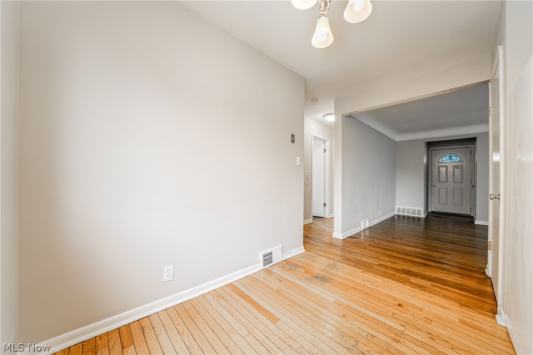 11303 Thrush Avenue Cleveland OH 44111