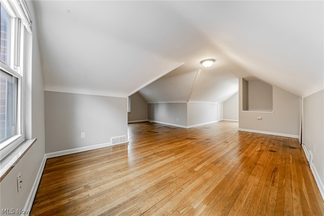 11303 Thrush Avenue Cleveland OH 44111
