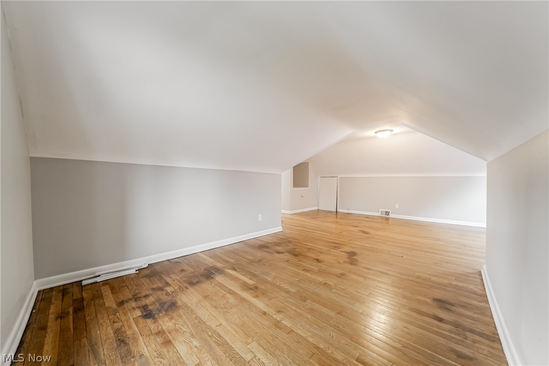 11303 Thrush Avenue Cleveland OH 44111