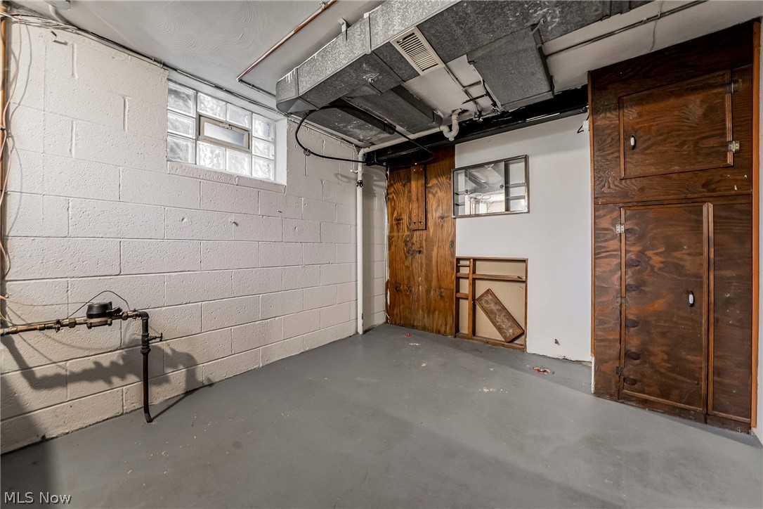 11303 Thrush Avenue Cleveland OH 44111