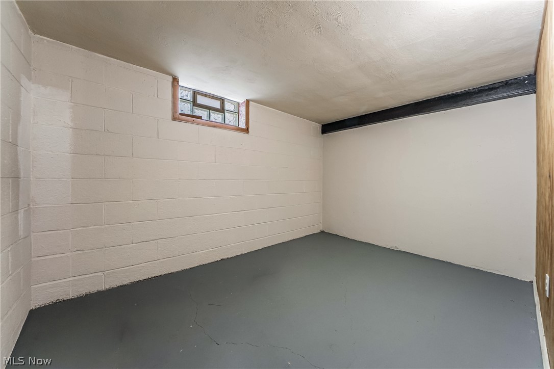 11303 Thrush Avenue Cleveland OH 44111