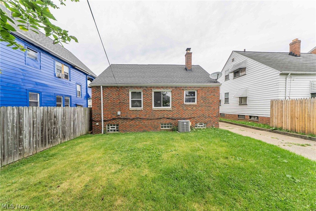11303 Thrush Avenue Cleveland OH 44111