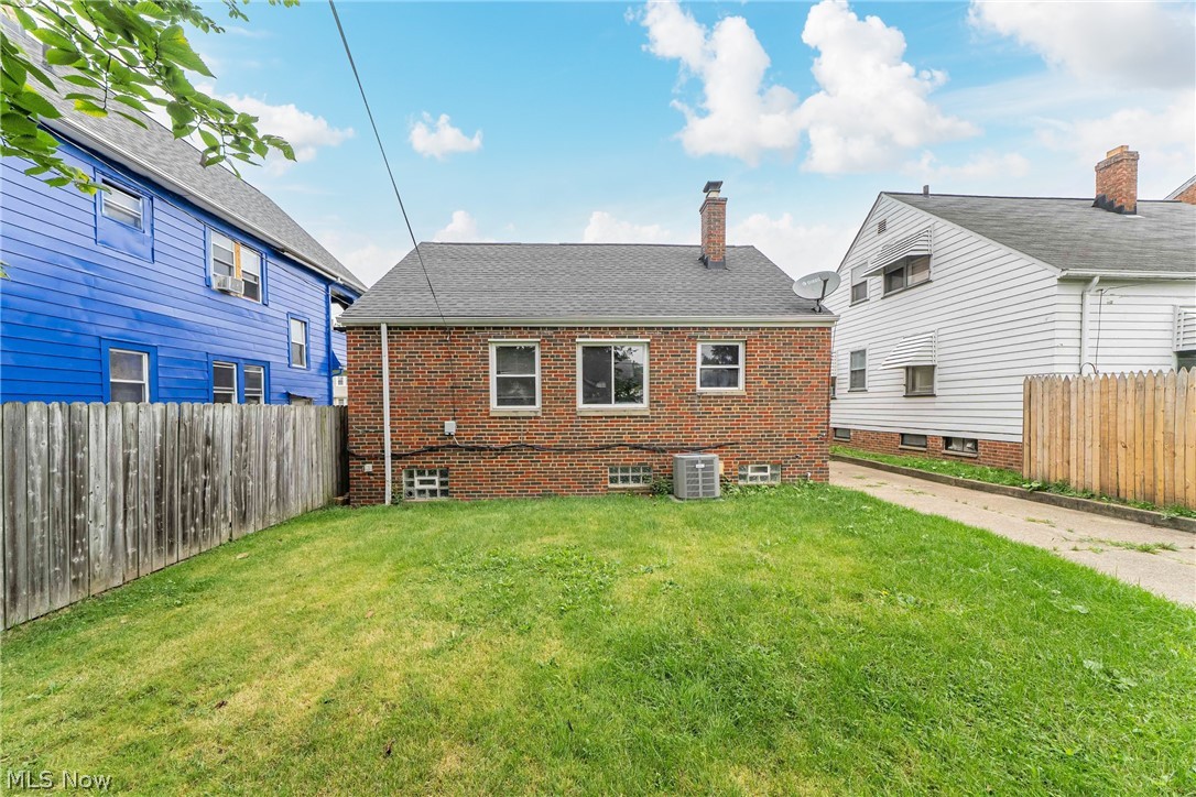 11303 Thrush Avenue Cleveland OH 44111