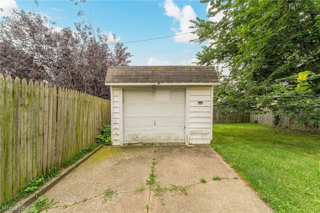 11303 Thrush Avenue Cleveland OH 44111