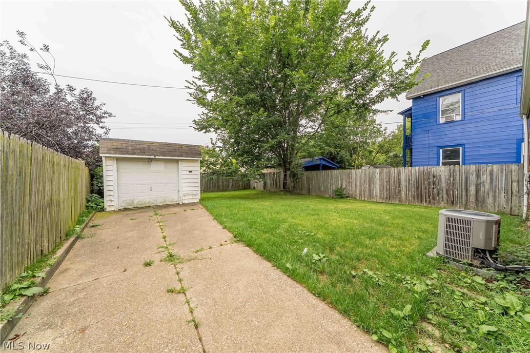 11303 Thrush Avenue Cleveland OH 44111
