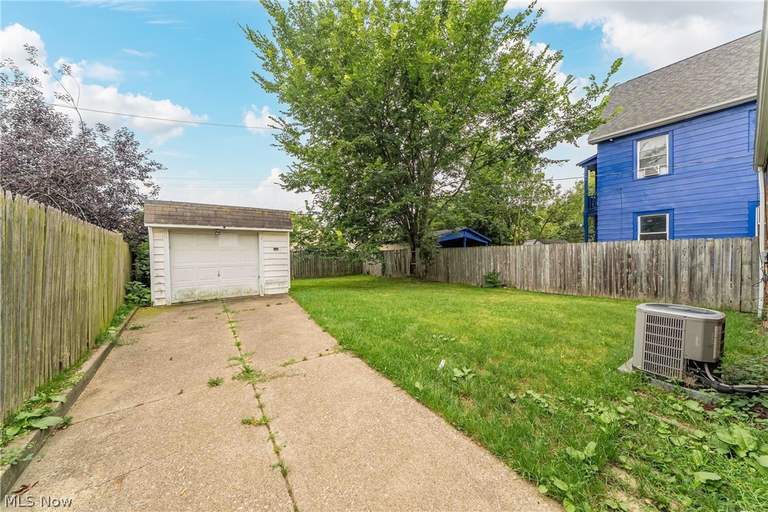 11303 Thrush Avenue Cleveland OH 44111