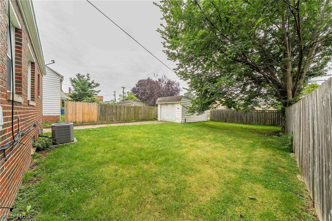 11303 Thrush Avenue Cleveland OH 44111