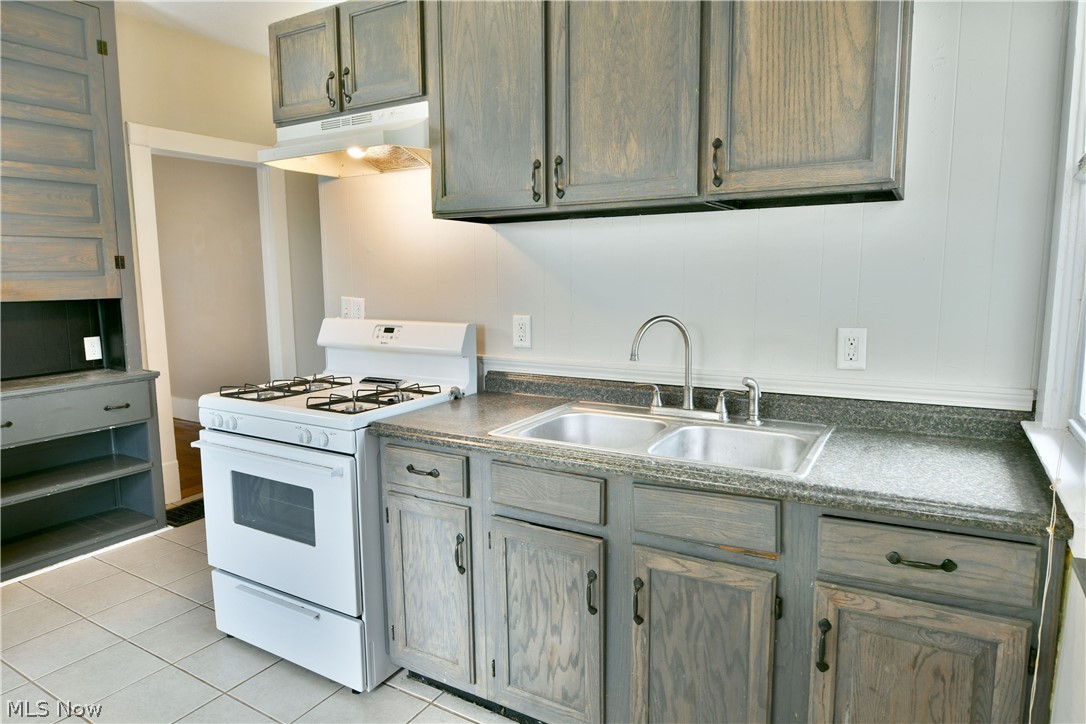 17 E Prospect Street Girard OH 44420