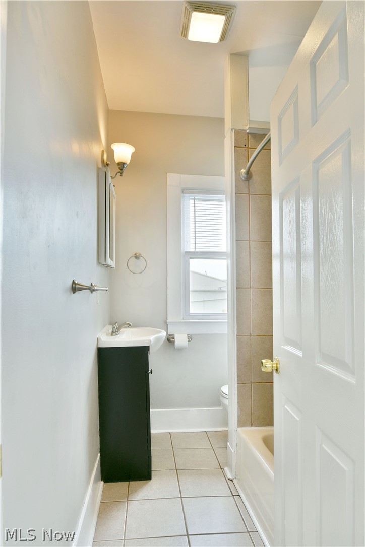 17 E Prospect Street Girard OH 44420