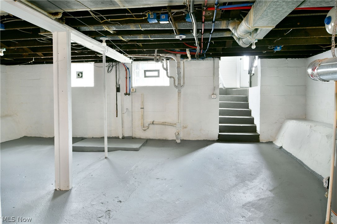 17 E Prospect Street Girard OH 44420