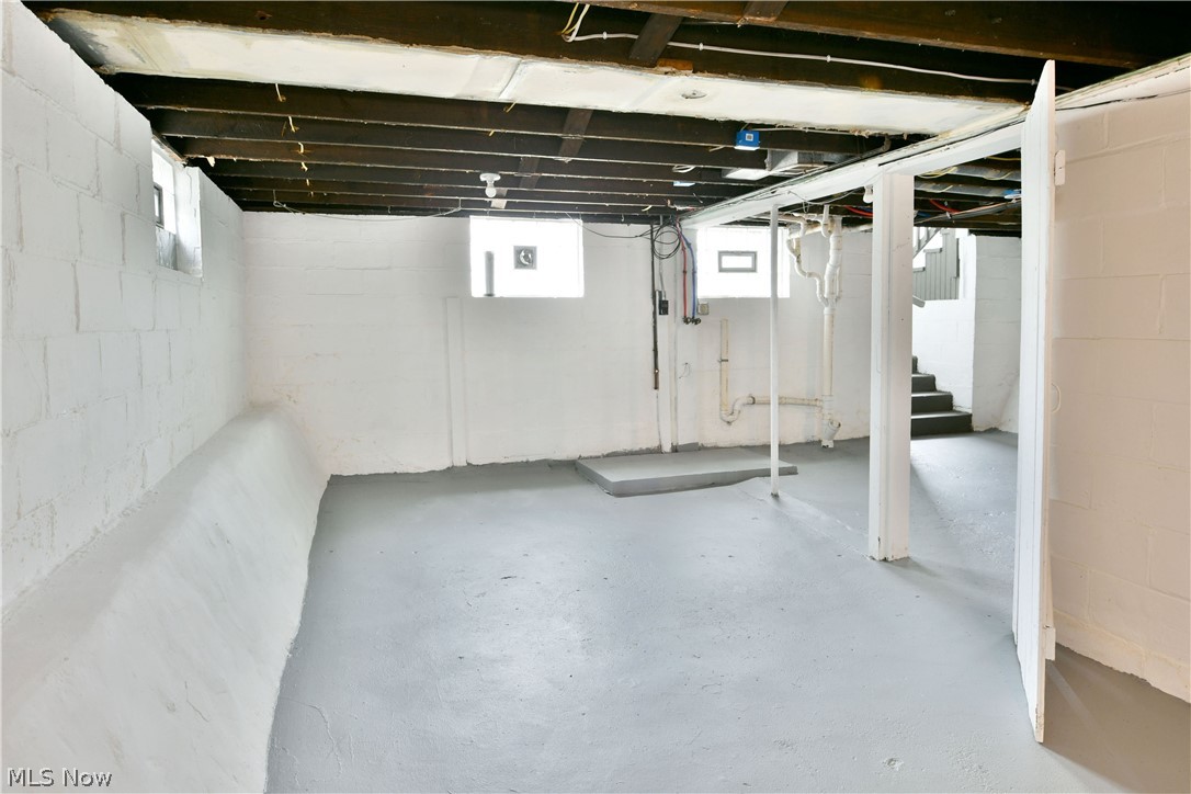 17 E Prospect Street Girard OH 44420