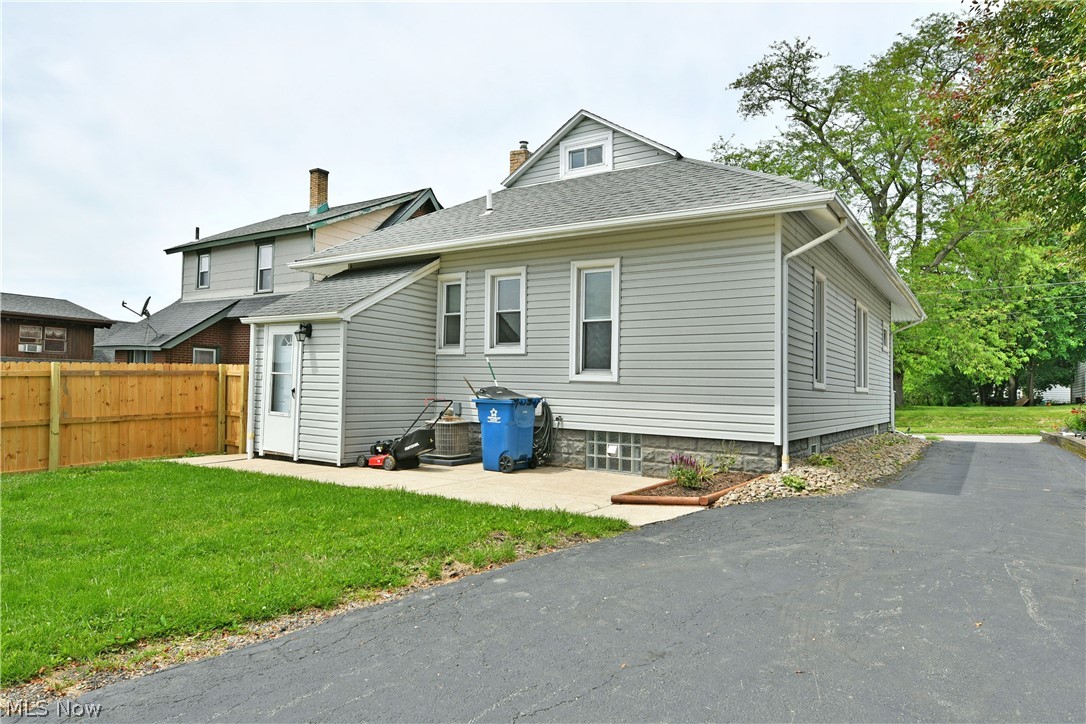 17 E Prospect Street Girard OH 44420