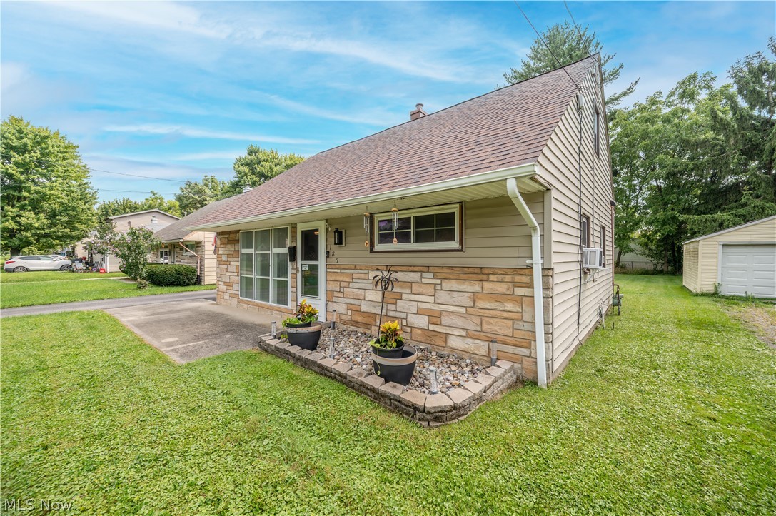 185 N Main Street Austintown OH 44515