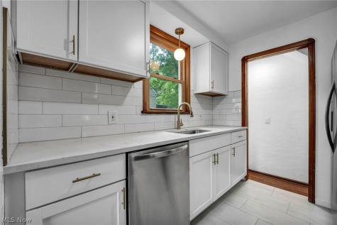 3516 Park Drive Parma OH 44134