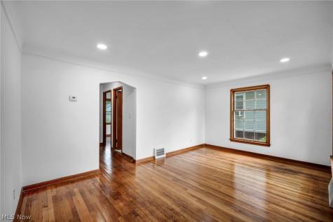 3516 Park Drive Parma OH 44134