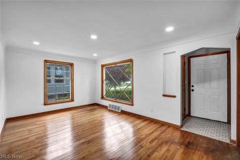 3516 Park Drive Parma OH 44134