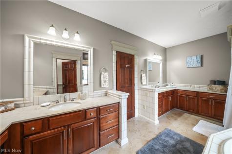 440 Kimberly Drive Aurora OH 44202