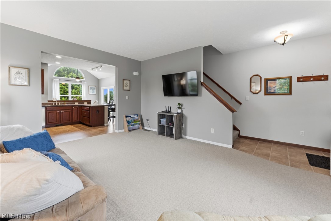 198 Gatwick Grove Circle Wadsworth OH 44281