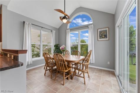 198 Gatwick Grove Circle Wadsworth OH 44281
