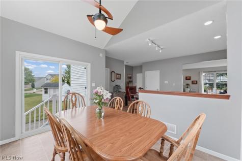 198 Gatwick Grove Circle Wadsworth OH 44281
