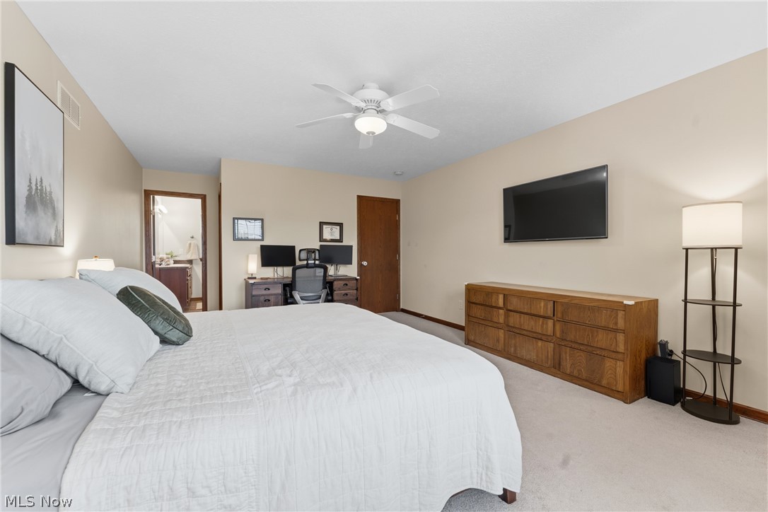 198 Gatwick Grove Circle Wadsworth OH 44281