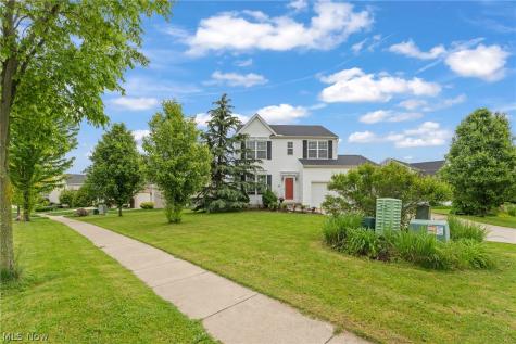198 Gatwick Grove Circle Wadsworth OH 44281