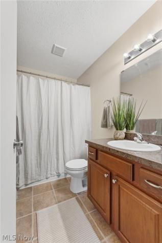 198 Gatwick Grove Circle Wadsworth OH 44281