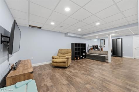 198 Gatwick Grove Circle Wadsworth OH 44281