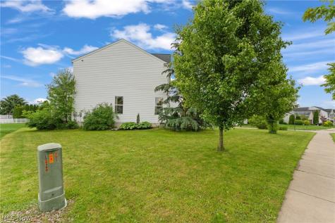 198 Gatwick Grove Circle Wadsworth OH 44281