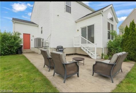 198 Gatwick Grove Circle Wadsworth OH 44281