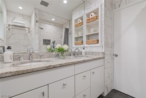 1709 Alcester Road Mayfield Heights OH 44124