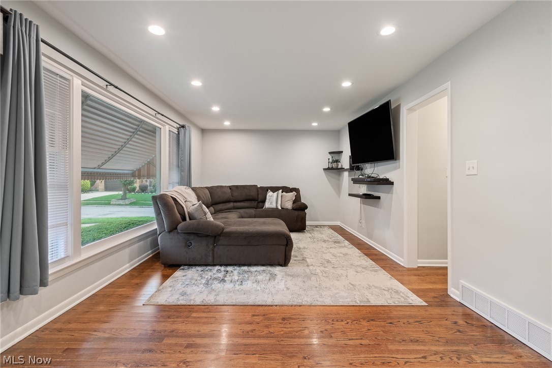 1709 Alcester Road Mayfield Heights OH 44124