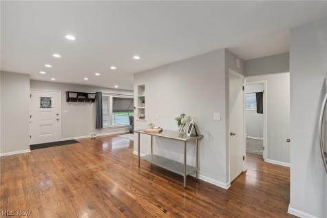 1709 Alcester Road Mayfield Heights OH 44124