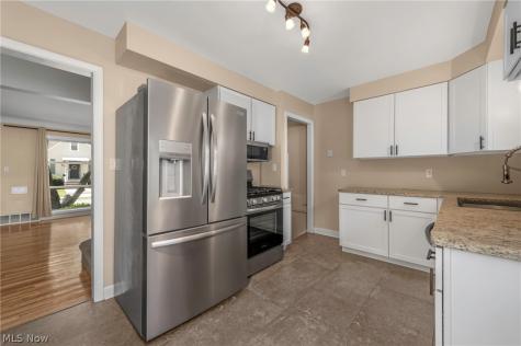 85 E 205th Street Euclid OH 44123
