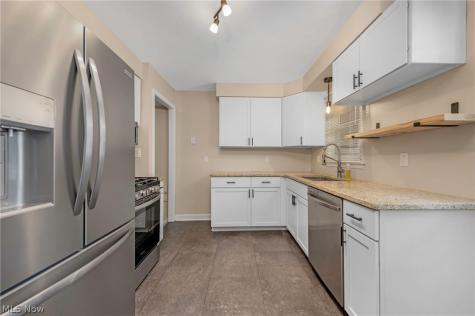 85 E 205th Street Euclid OH 44123