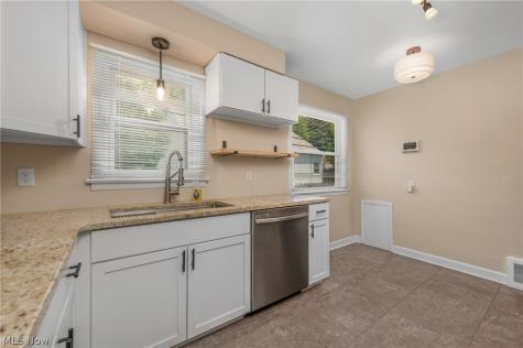 85 E 205th Street Euclid OH 44123