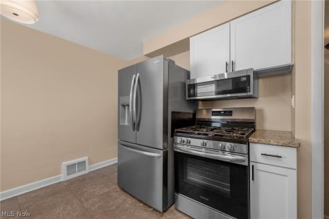 85 E 205th Street Euclid OH 44123