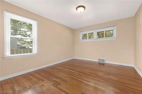 85 E 205th Street Euclid OH 44123