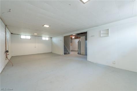 85 E 205th Street Euclid OH 44123
