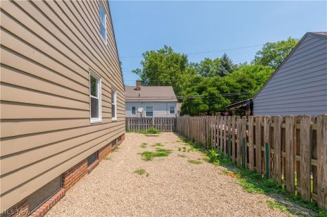 85 E 205th Street Euclid OH 44123