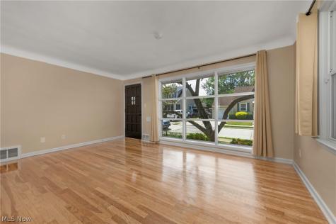85 E 205th Street Euclid OH 44123